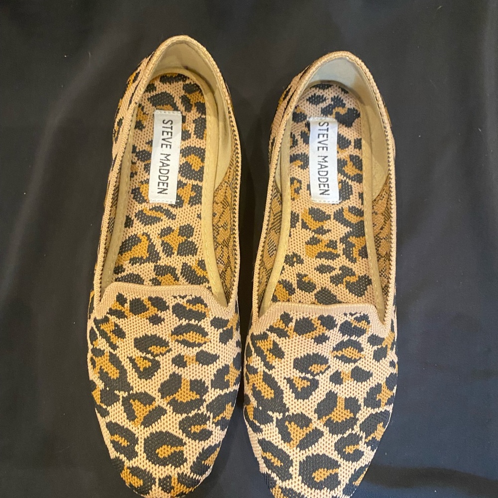 Steve Madden Brown Tan Flats Leopard Print
